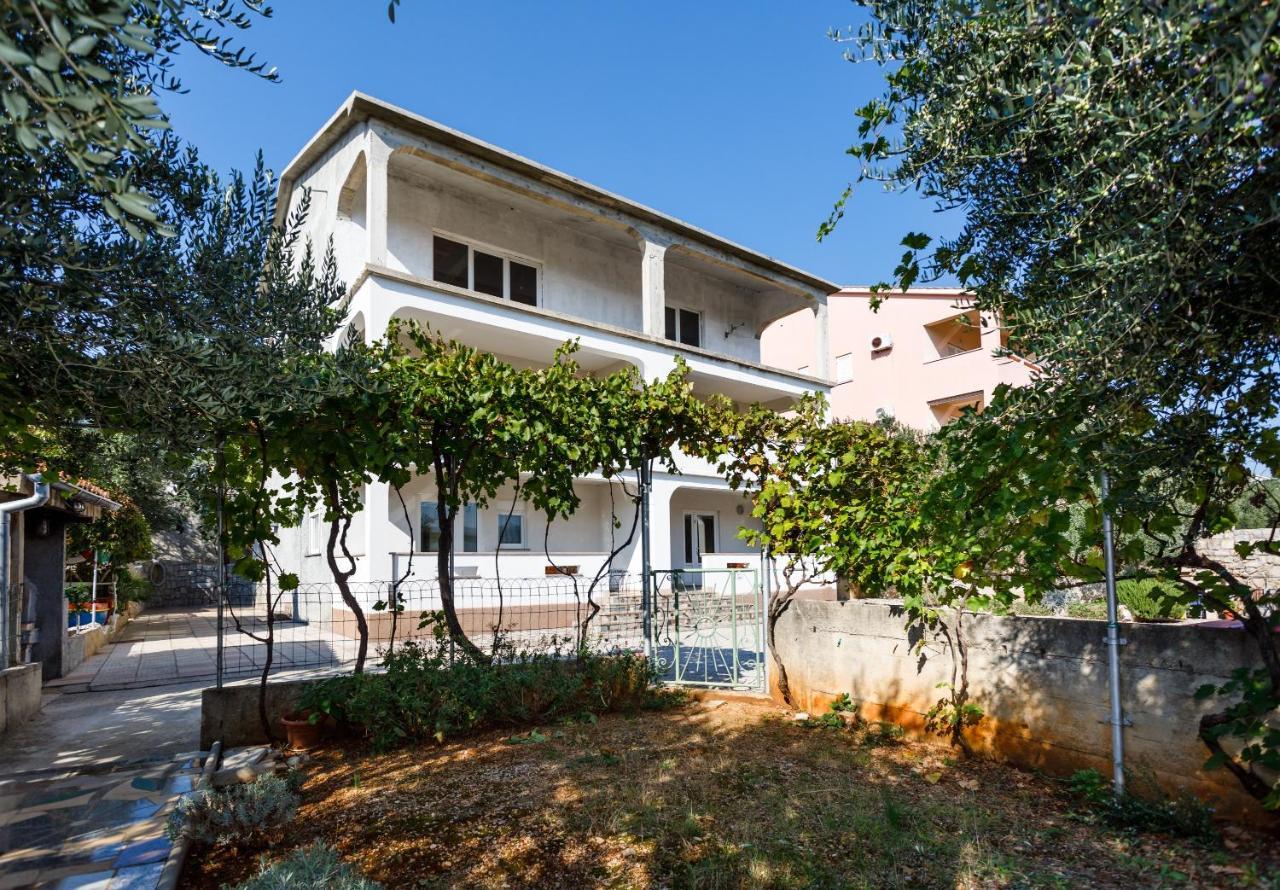 Apartments With A Parking Space Kornic, Krk - 5306 Exterior photo