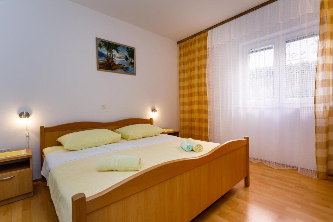 Apartments With A Parking Space Kornic, Krk - 5306 Exterior photo
