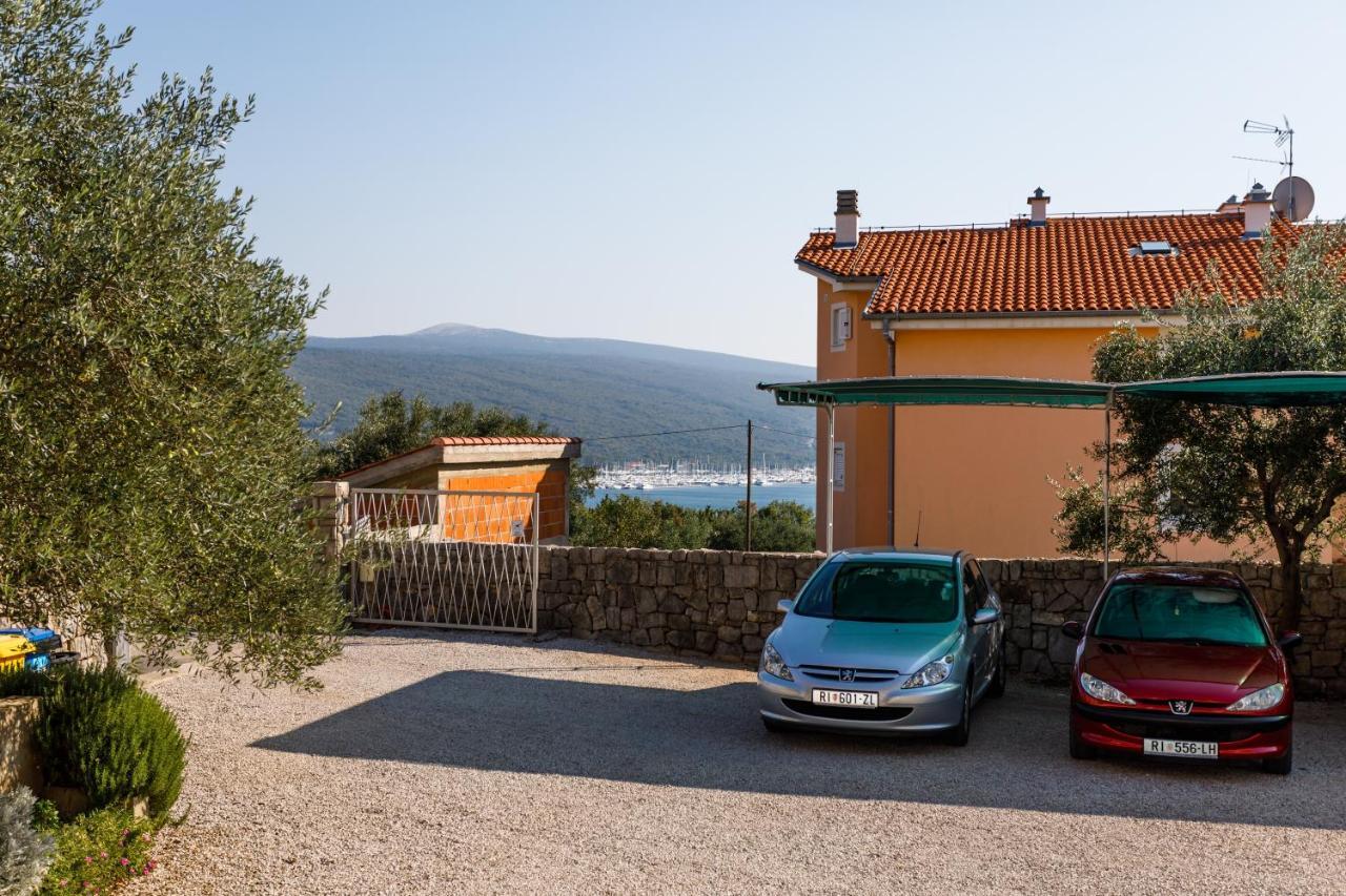 Apartments With A Parking Space Kornic, Krk - 5306 Exterior photo
